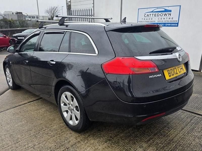 Second-hand Vauxhall Insignia 160 CP (117 kW) 2012 Negru Break