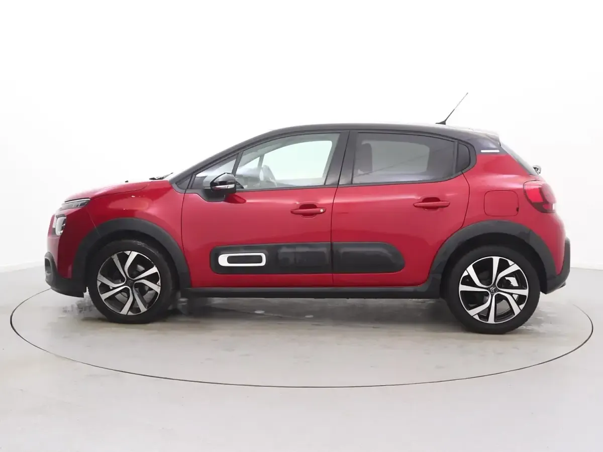 Begagnad Citroën C3 PureTech 2022 Röd Halvkombi