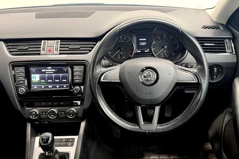 Used Skoda Octavia SE 110 HP (80 kW) 2016 Blue Estate