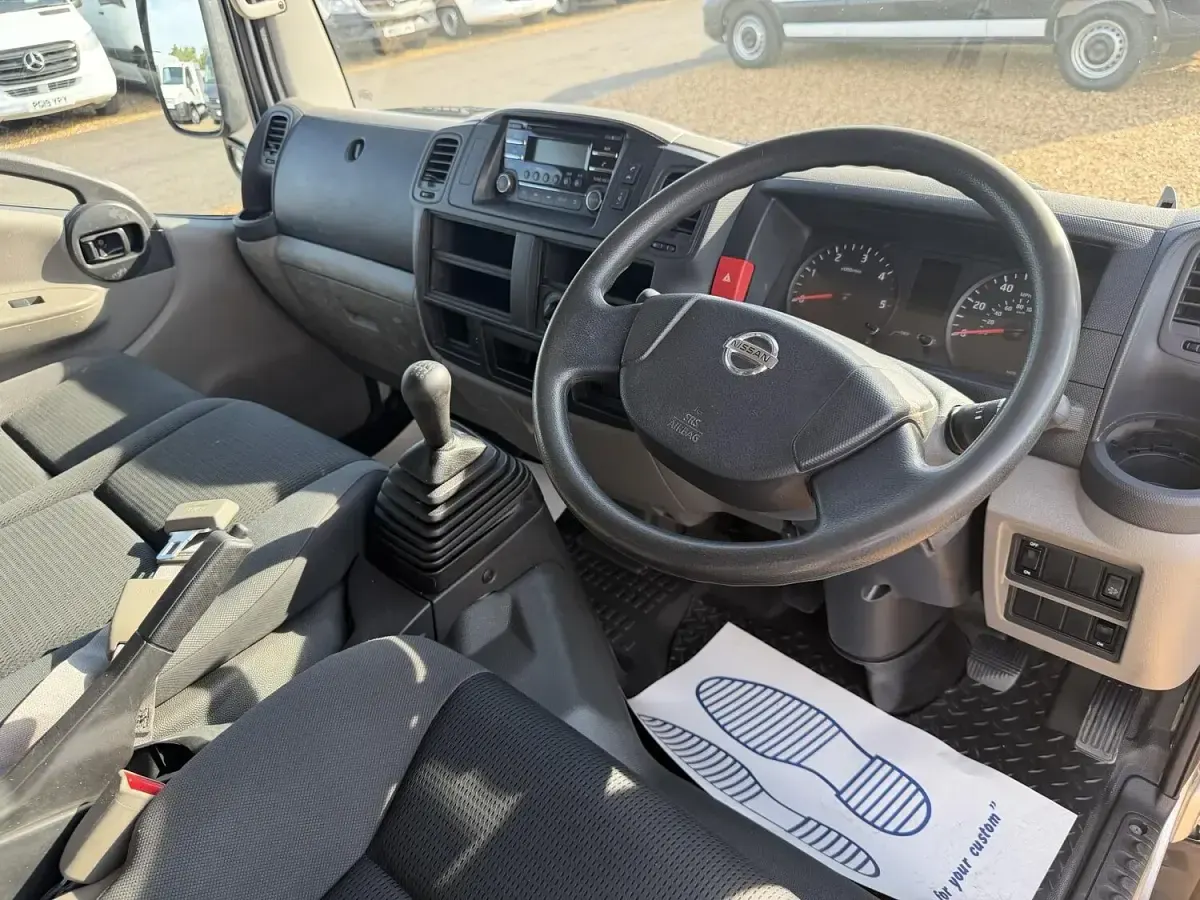 Used Nissan Cabstar 136 HP (100 kW) 2014 Silver Pickup