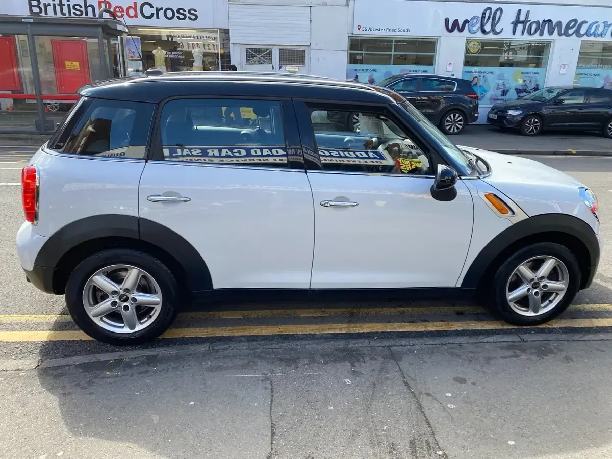 Used Mini Cooper 122 HP (89 kW) 2012 White Hatchback