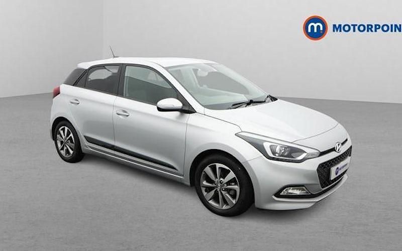 Used Hyundai i20 Premium 84 HP (61 kW) 2018 Silver Hatchback