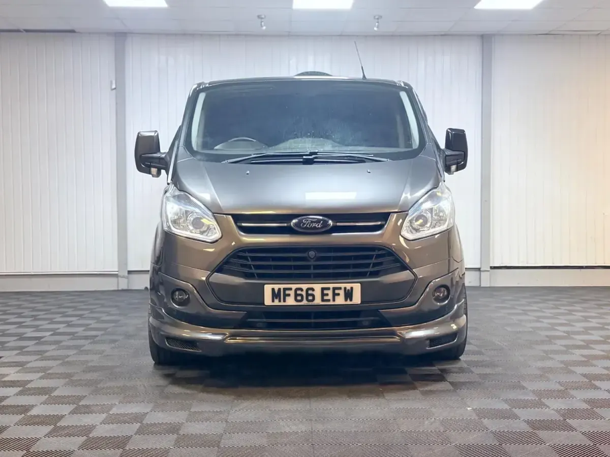 Usado Ford Transit Custom Trend 125 CV (91 kW) 2016 Gris Van