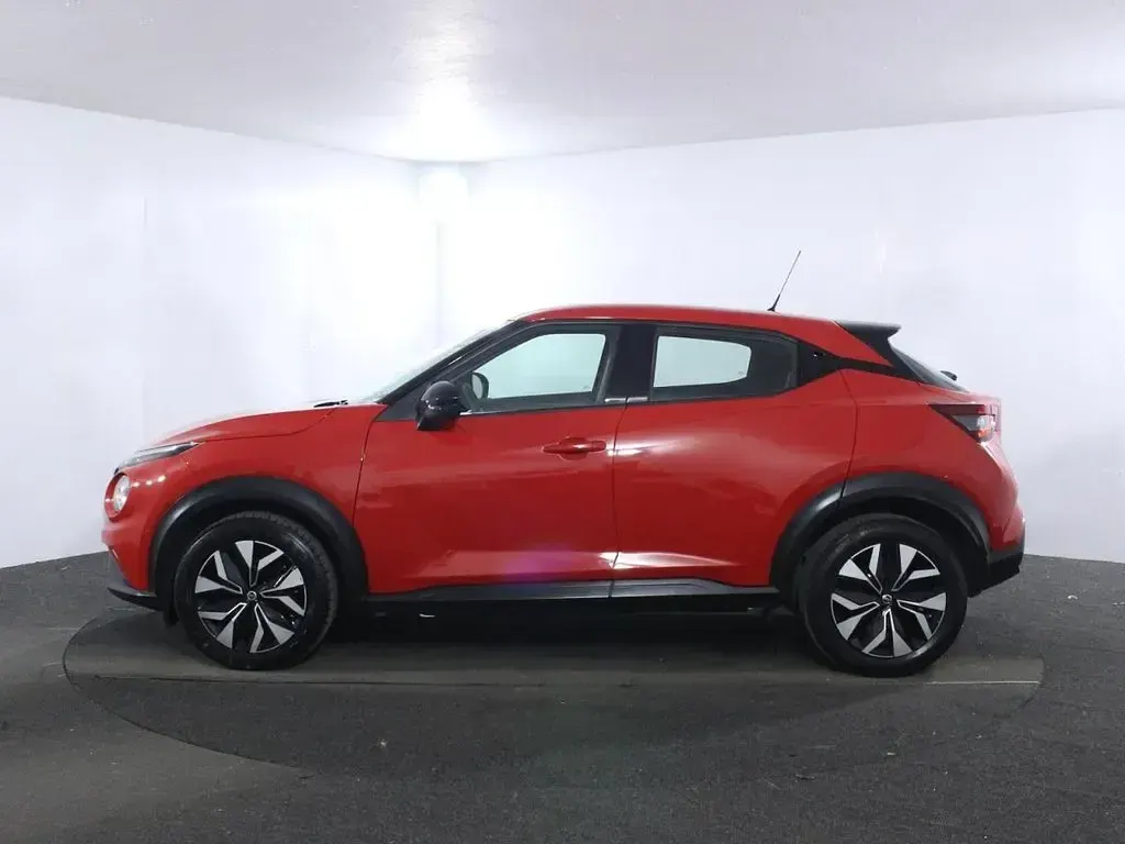Used Nissan Juke Acenta 114 HP (83 kW) 2021 Red SUV