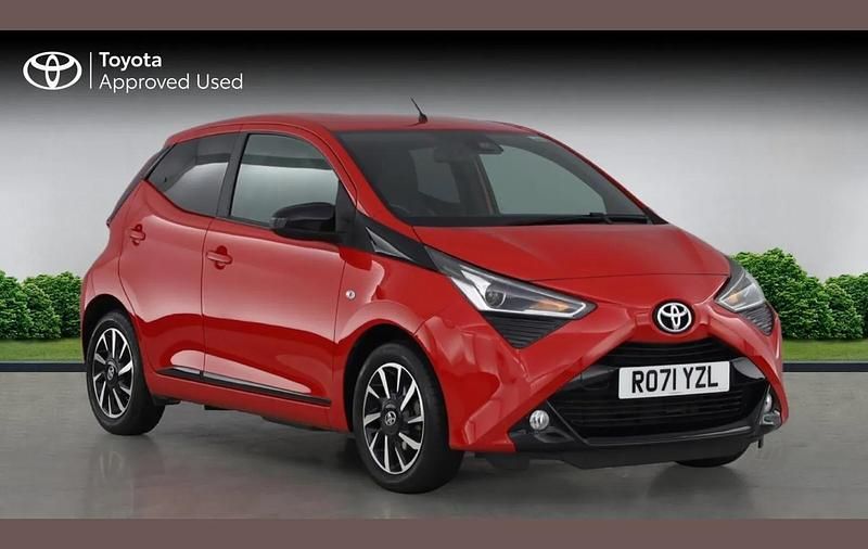 Red pop Used 2021 Toyota Aygo Trend Hatchback | £10,985 (Fair price) - Image 1/4