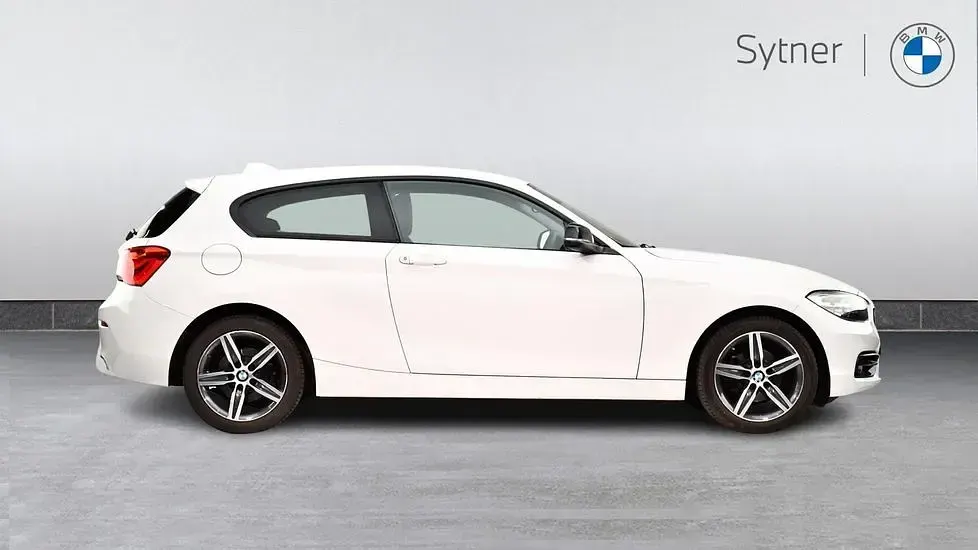 Used BMW 118 Sport Line 134 HP (98 kW) 2017 White Hatchback