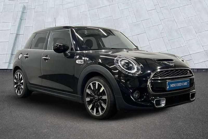 Black Used 2019 Mini Cooper S Exclusive Hatchback | £17,300 (Fair price) - Image 1/4