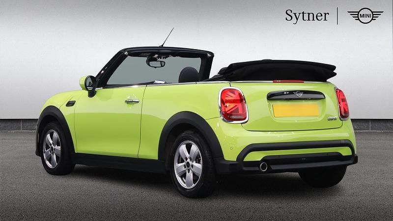 Used Mini Cooper Classic 134 HP (98 kW) 2022 Yellow Hatchback