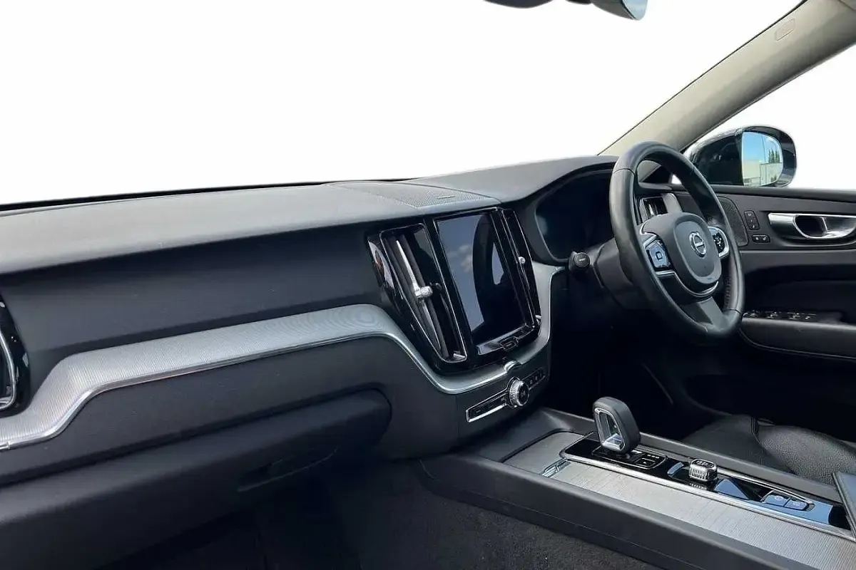 Used Volvo XC60 Plus 197 HP (144 kW) 2022 Bright dusk SUV