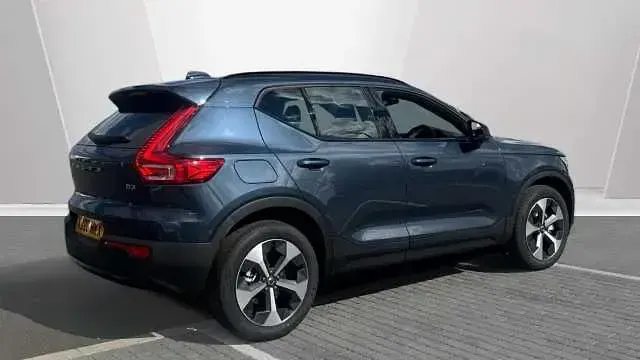 New Volvo XC40 Plus 161 HP (118 kW) 2027 SUV