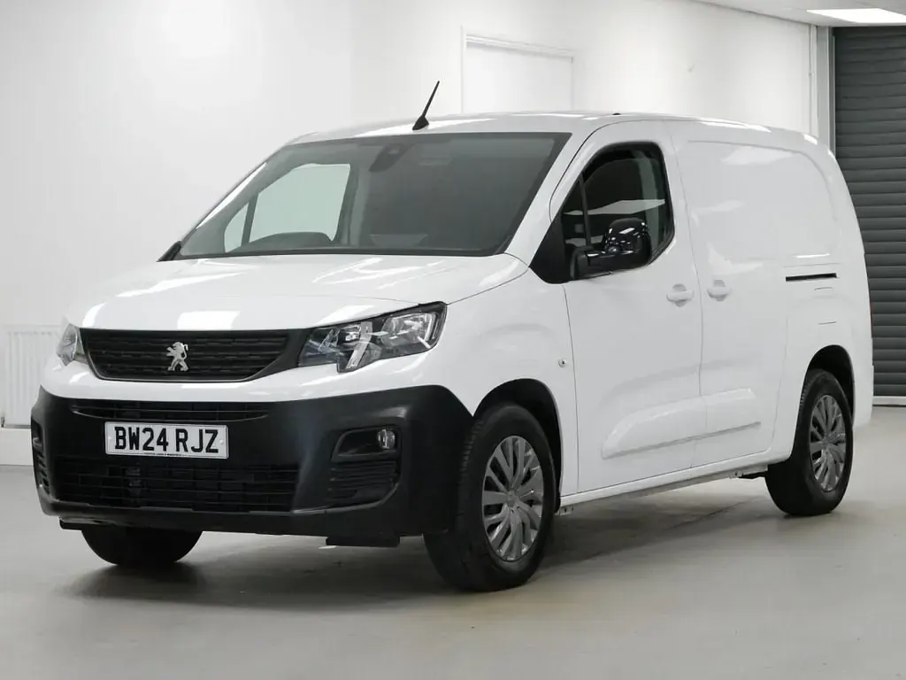 Second-hand Peugeot E-Partner Premium 100 kW (136 CP) 2024 Alb Monovolum