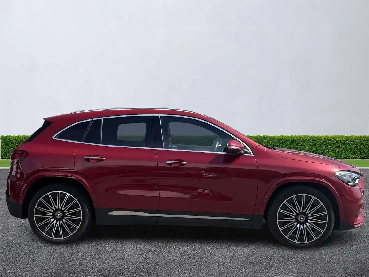 Used Mercedes GLA220 AMG Line Premium Plus 190 HP (139 kW) 2025 Red SUV