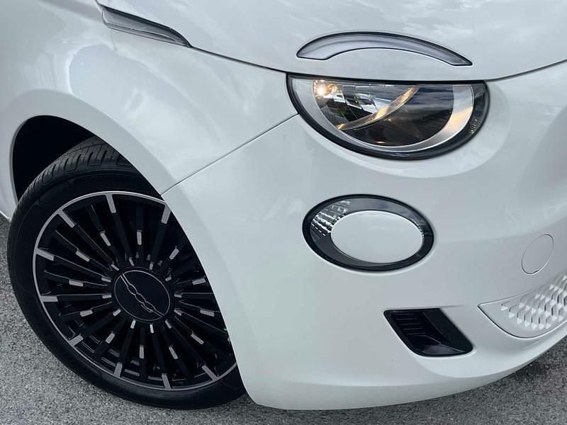 Second-hand Fiat 500e Icon 86 kW (118 CP) 2023 Alb Hatchback