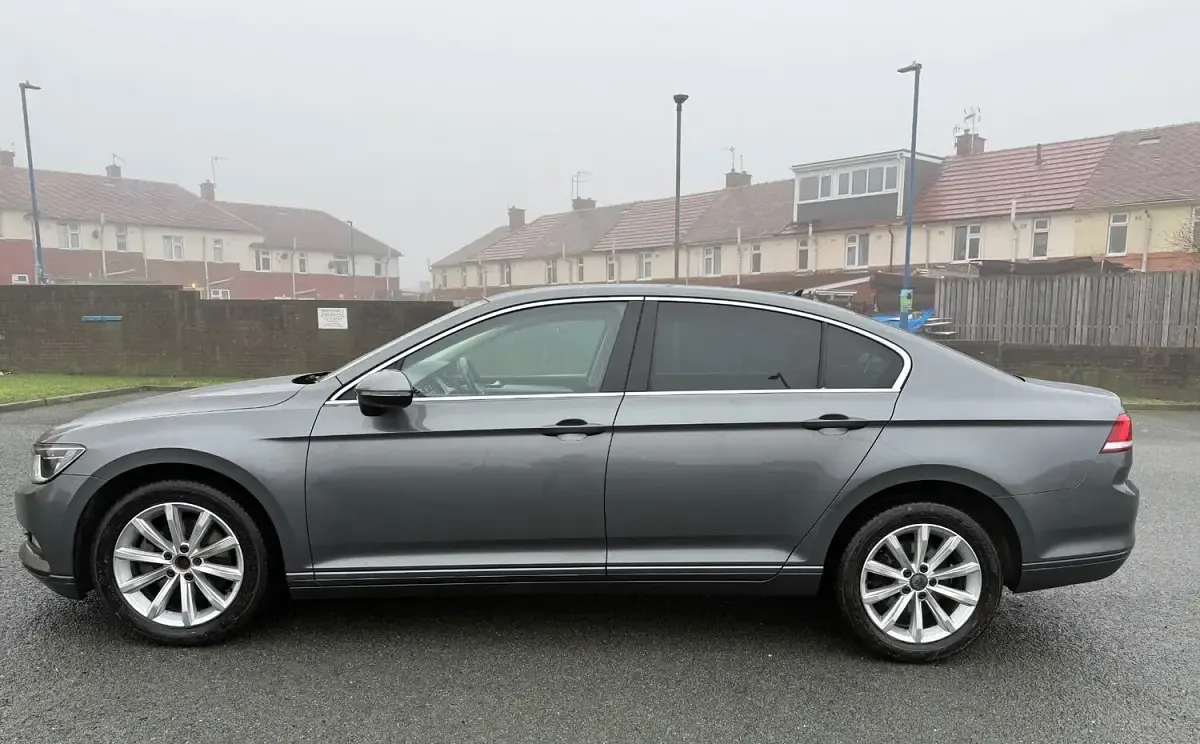 Used VW Passat Business 150 HP (110 kW) 2015 Grey Sedan