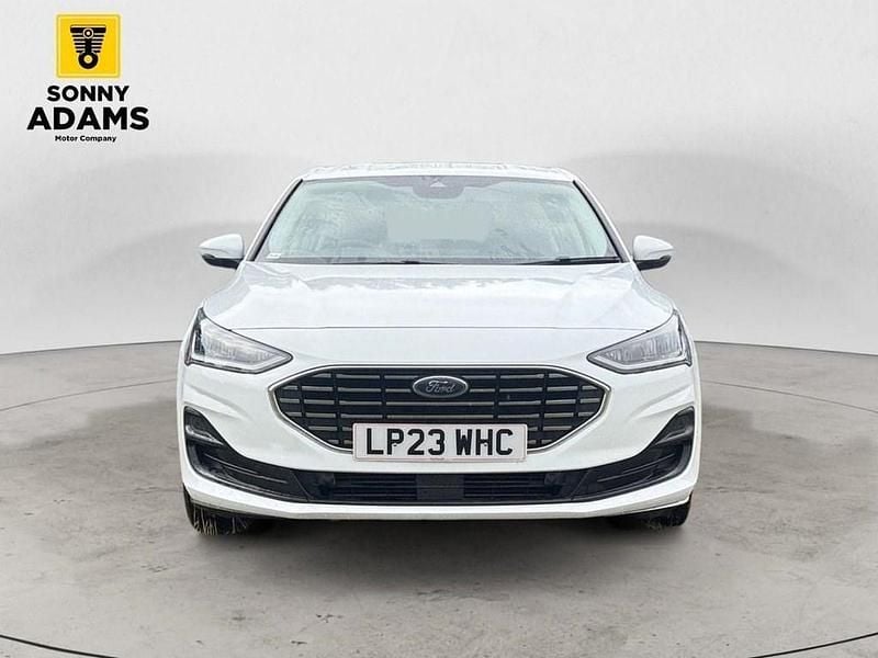 Used Ford Focus Titanium 125 HP (91 kW) 2023 White Hatchback