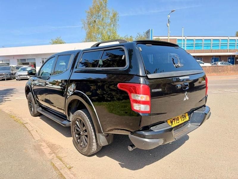 Used Mitsubishi L200 181 HP (133 kW) 2019 Black Pickup
