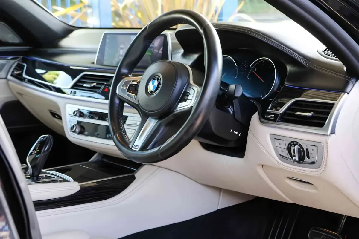 Used BMW 730 M Sport 2018 Black sapphire metallic paint Sedan