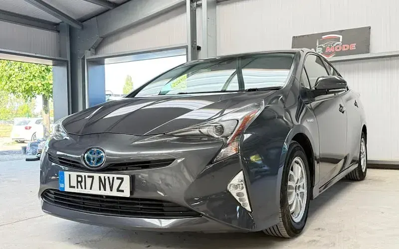 Used Toyota Prius Active 122 HP (89 kW) 2017 Grey Hatchback