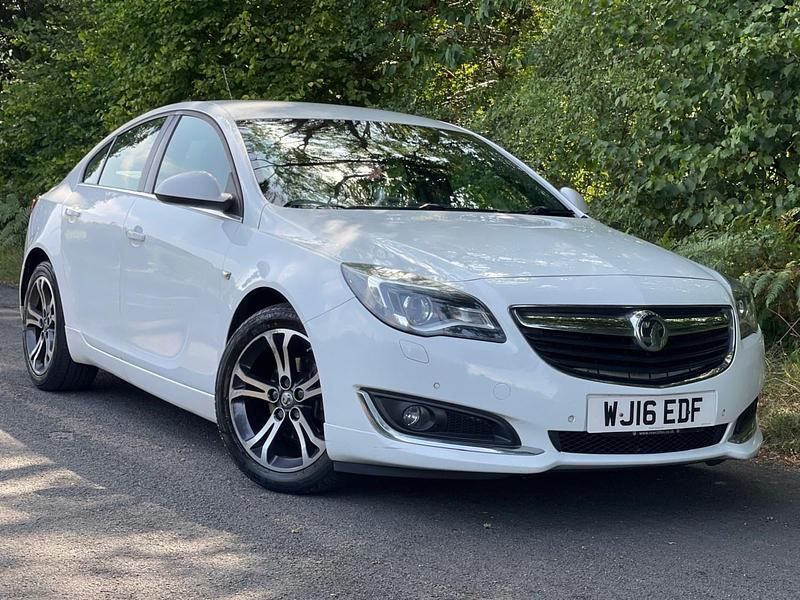 White Used 2016 Vauxhall Insignia Edition Hatchback | £4,495 (Fair price) - Image 1/4