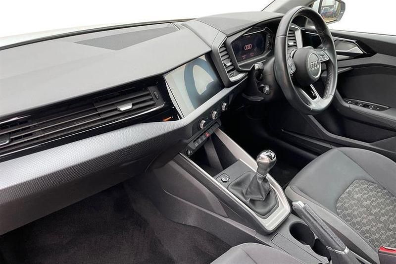 Used Audi A1 Sport 150 HP (110 kW) 2019 Glacier white SUV