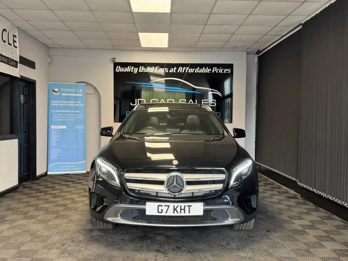 Usado Mercedes GLA200 Premium 2016 Preto SUV