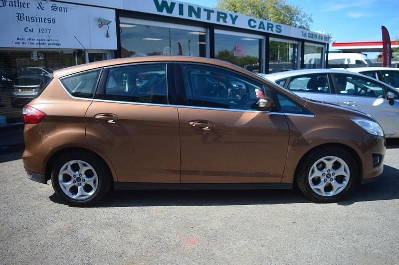 Usado Ford C-MAX Zetec 125 HP (91 kW) 2015 Castanho Monovolume