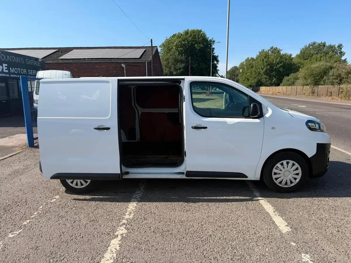 Used Citroën Dispatch 2021 White MPV