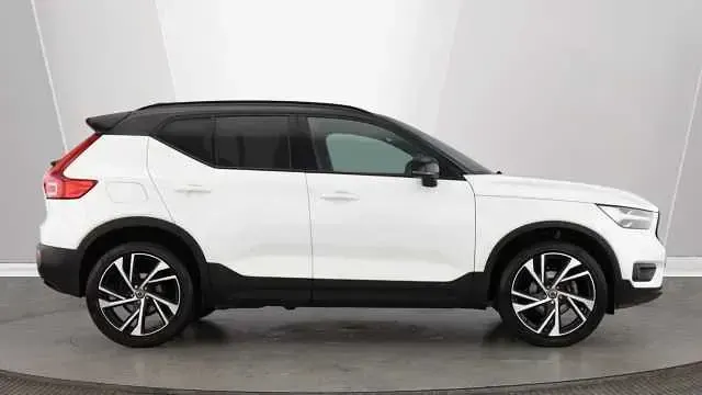 Used Volvo XC40 R-Design Pro 161 HP (118 kW) 2022 SUV