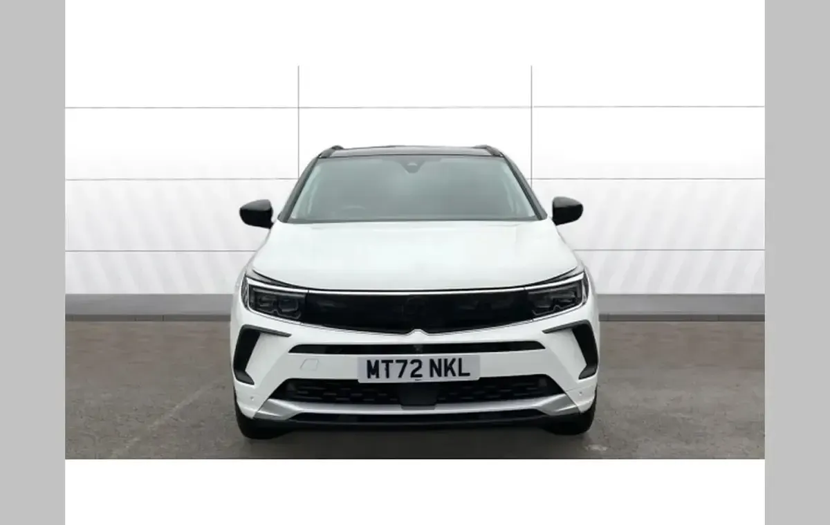 Used Vauxhall Grandland X Ultimate 130 HP (95 kW) 2022 White SUV
