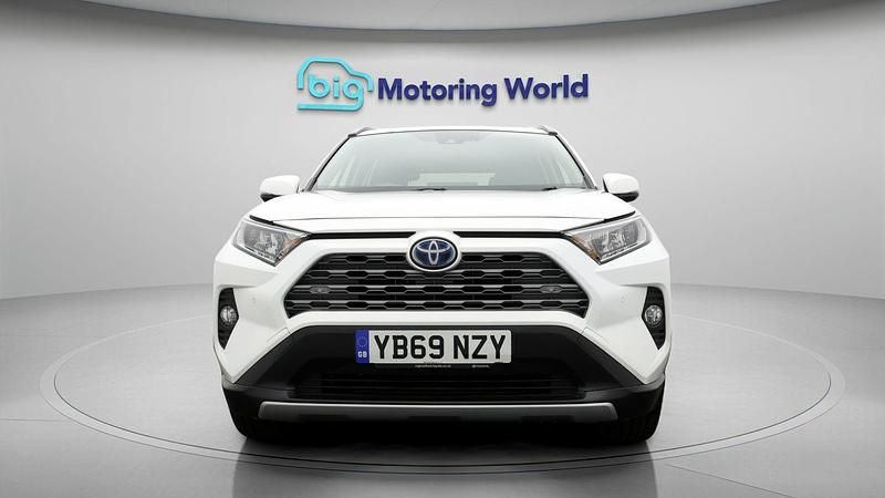 Used Toyota RAV4 Hybrid Design 215 HP (158 kW) 2019 SUV