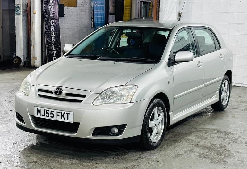 Used Toyota Corolla 2005 Silver Hatchback