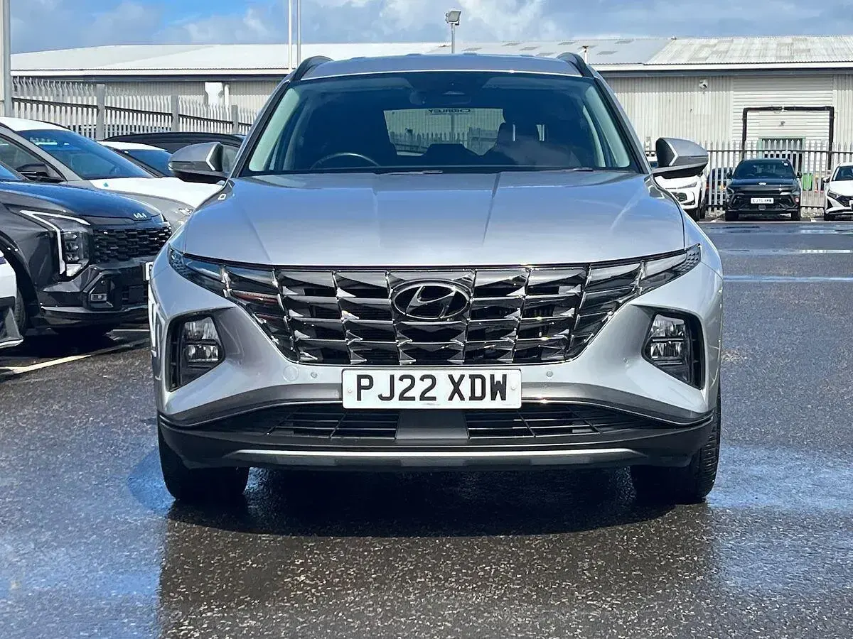 Usado Hyundai Tucson Premium 230 CV (169 kW) 2022 Plateado SUV