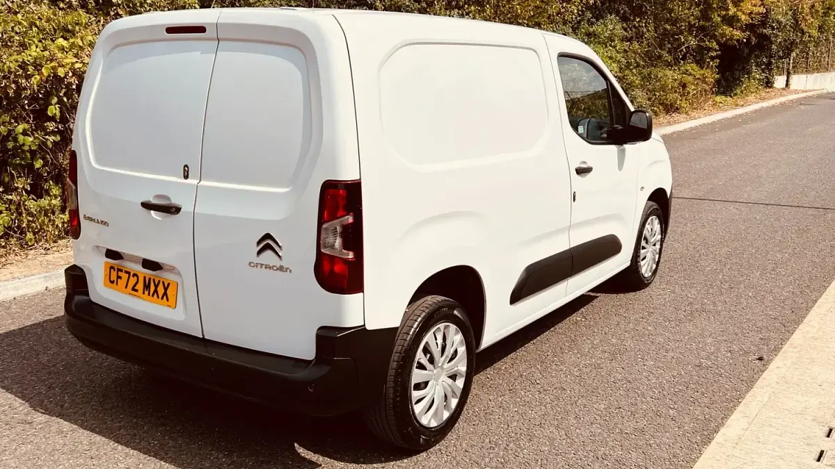 Used Citroën Berlingo 100 HP (73 kW) 2023 White MPV