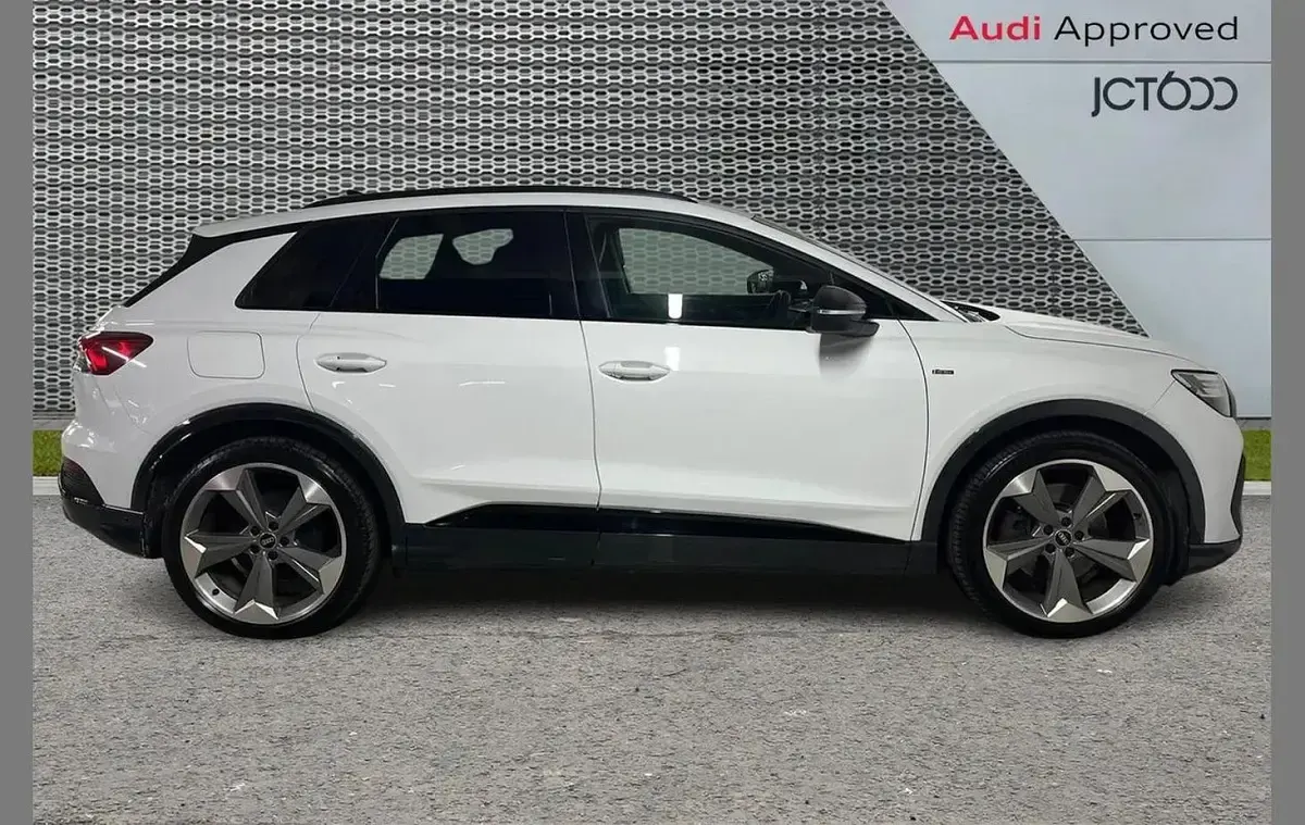 Used Audi Q4 e-tron Advanced 150 kW (204 HP) 2023 White SUV