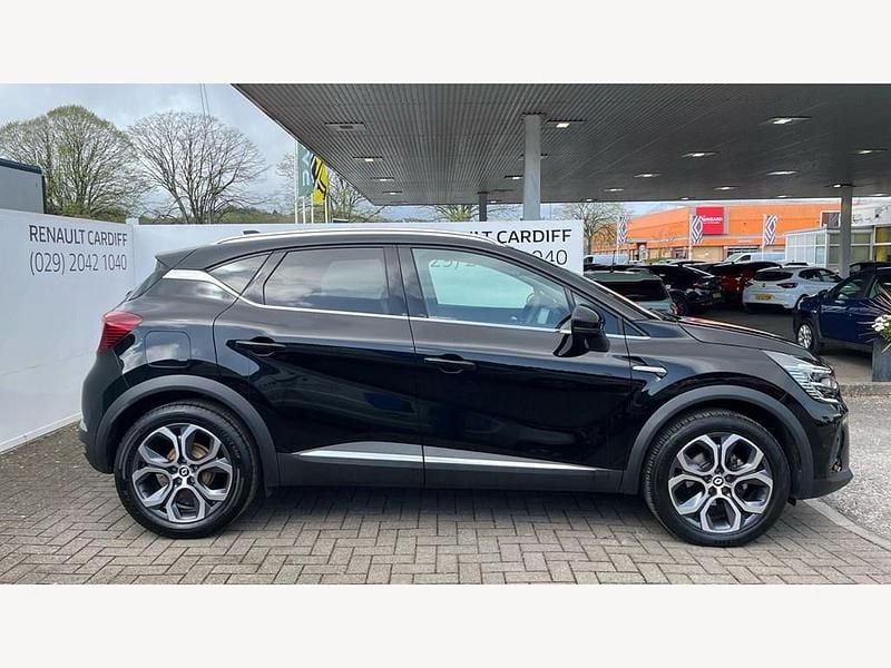 Second-hand Renault Captur Techno 91 CP (66 kW) 2023 Negru SUV