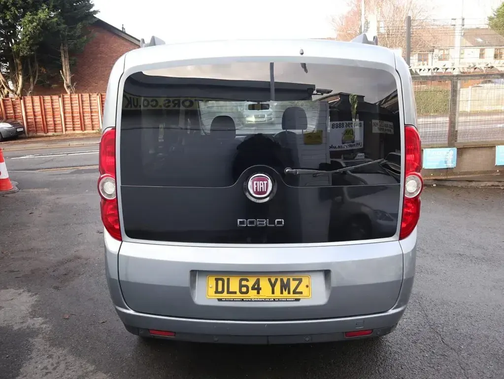Usado Fiat Doblò 2015 Cinzento Monovolume