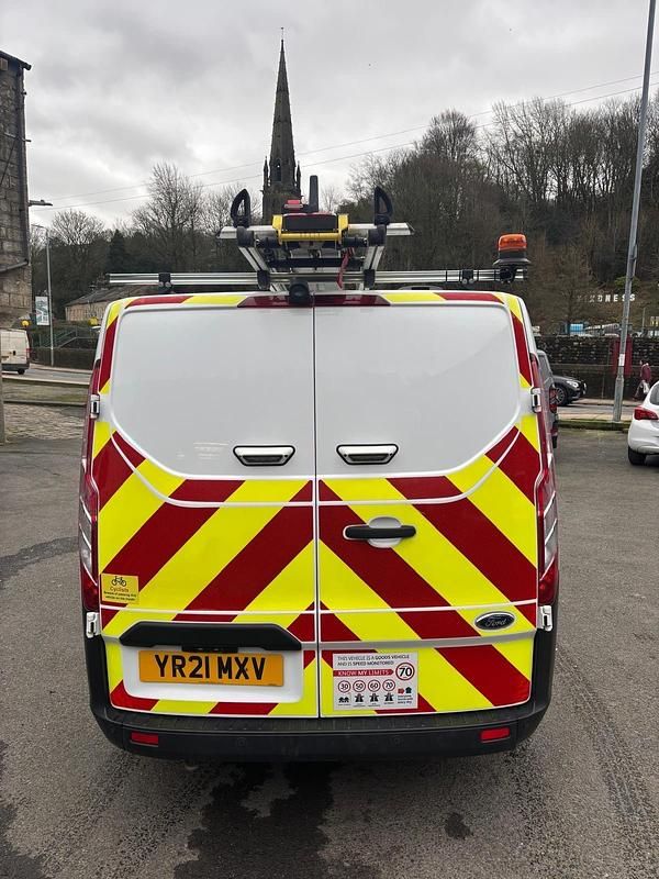 Used Ford Transit Custom 105 HP (77 kW) 2021 White Van