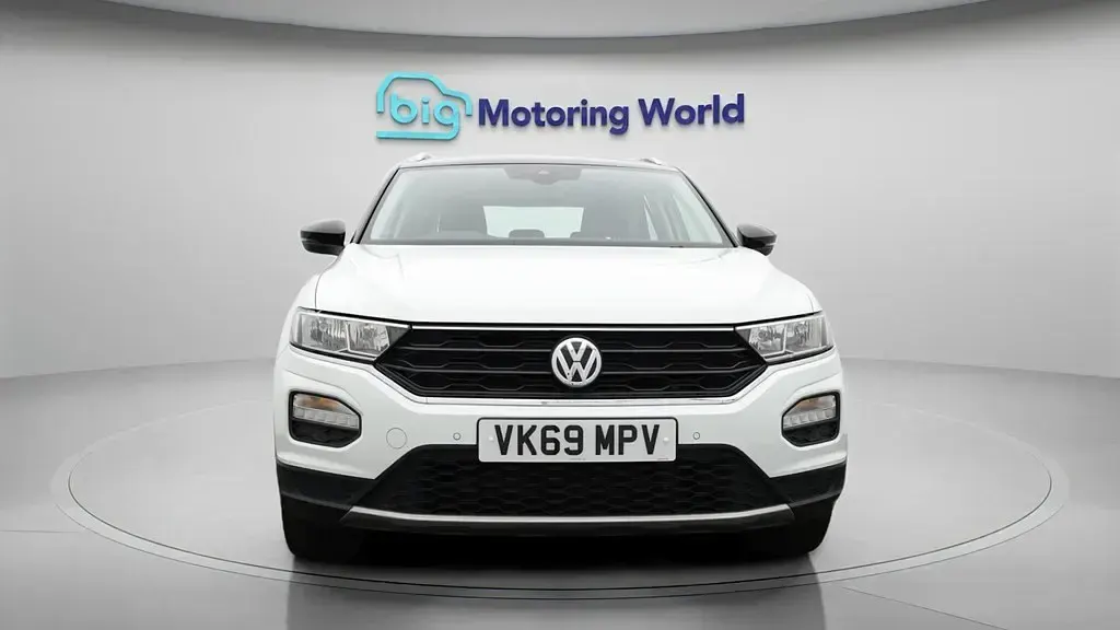 Used VW T-Roc SE 116 HP (85 kW) 2019 White SUV