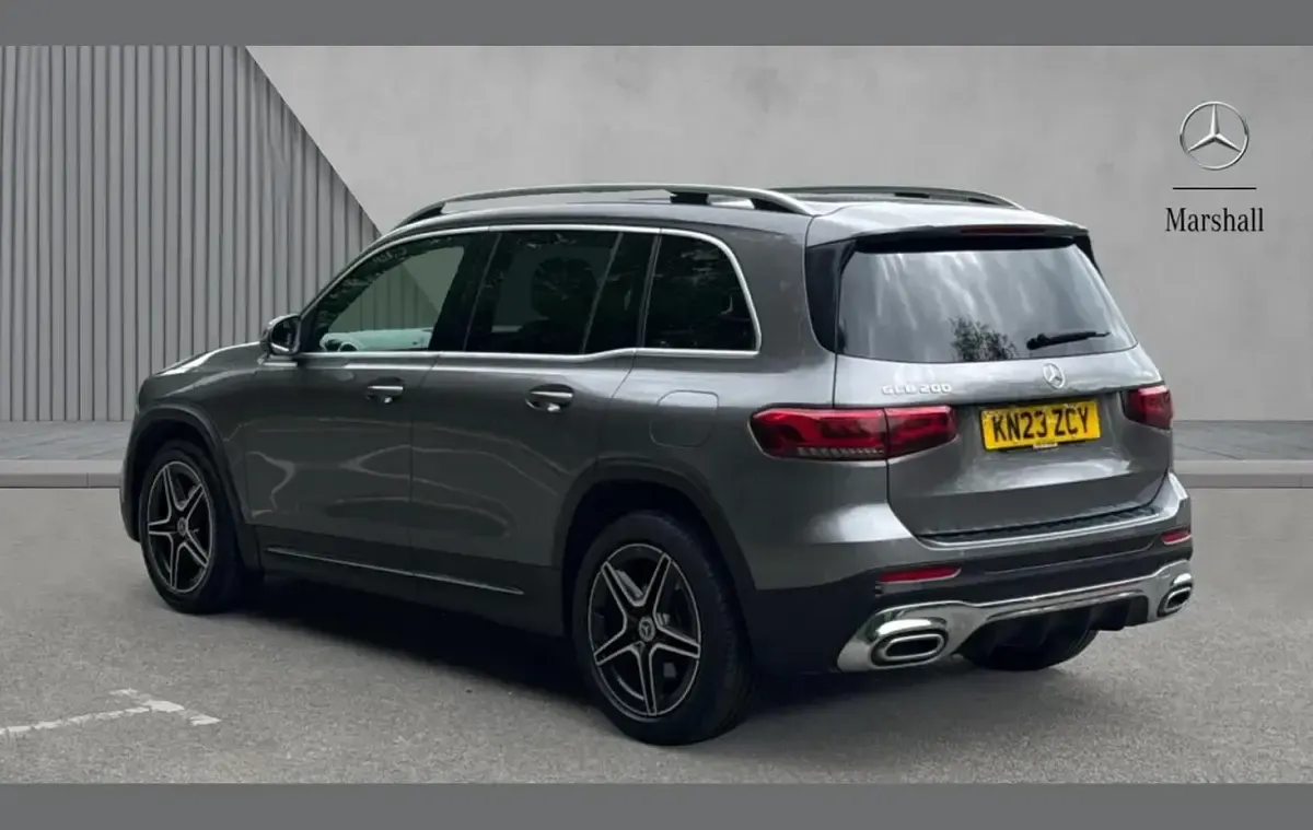 Begagnad Mercedes GLB200 Executive 161 HK (118 kW) 2023 Grå SUV