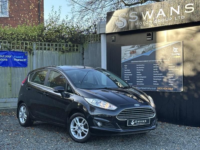 Black Used 2015 Ford Fiesta Zetec Hatchback | £3,795 (Fair price) - Image 1/3