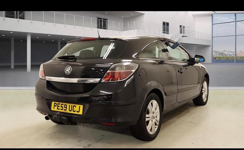 Used Vauxhall Astra Design Edition 2009 Black Hatchback