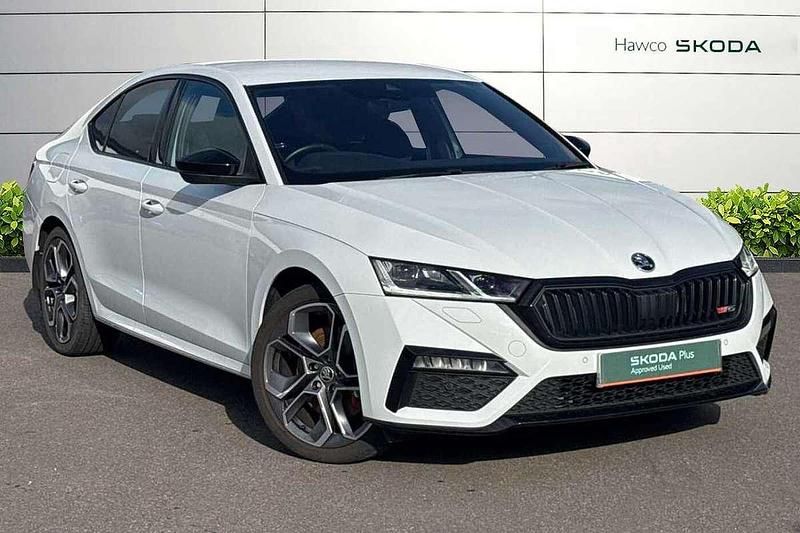 Moon white metallic Used 2022 Skoda Octavia vRS Hatchback | £26,995 (Expensive) - Image 1/4