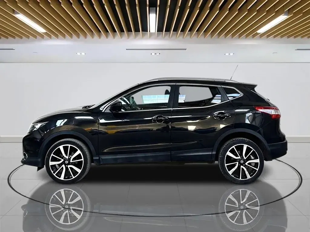 Używany Nissan Qashqai S 130 KM (95 kW) 2017 Czarny SUV