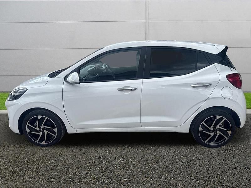 Used Hyundai i10 Premium 79 HP (58 kW) 2025 White Hatchback
