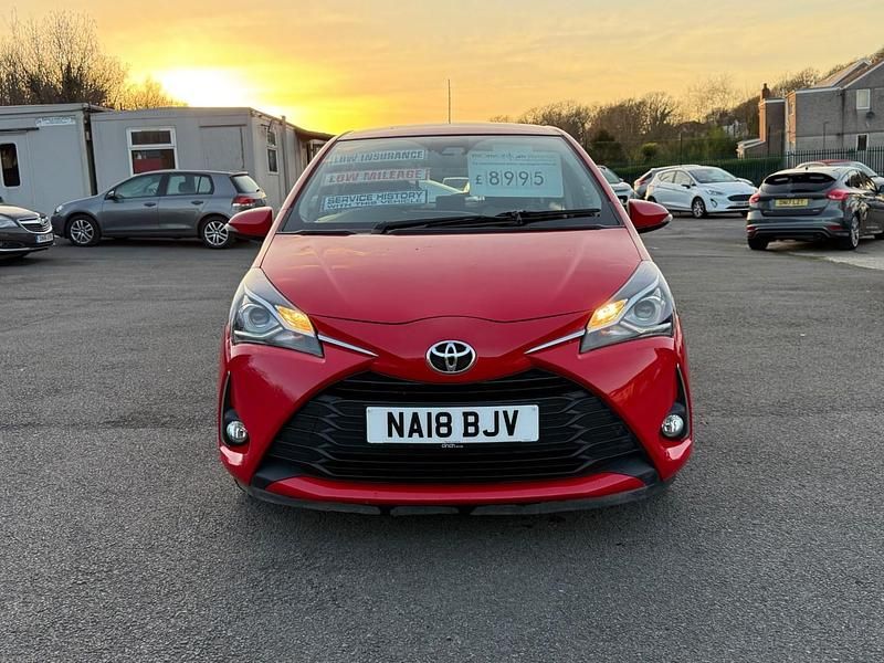 Used Toyota Yaris 69 HP (50 kW) 2018 Red Hatchback