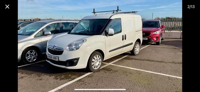 Second-hand Vauxhall Combo Sportive 95 CP (69 kW) 2016 Alb Monovolum