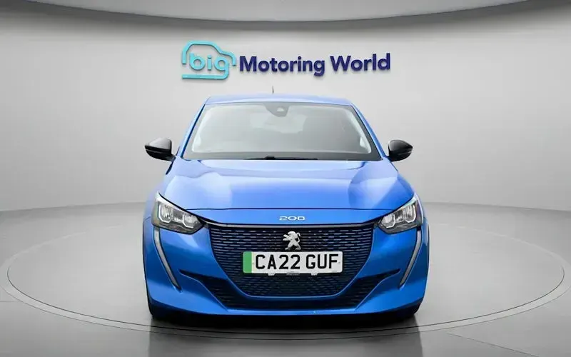 Used Peugeot e-208 Allure Premium 100 kW (136 HP) 2022 Blue Hatchback