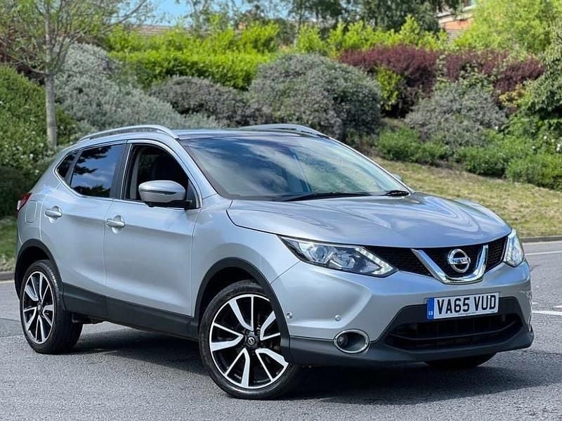 Used Nissan Qashqai Tekna 130 HP (95 kW) 2016 Silver SUV
