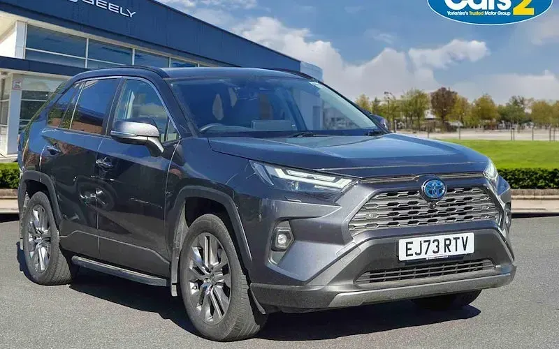 Usado Toyota RAV4 218 HP (160 kW) 2025 SUV