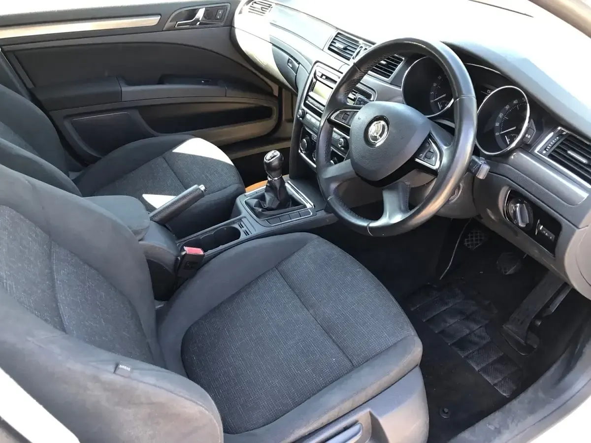 Used Skoda Superb 140 HP (102 kW) 2013 White Estate